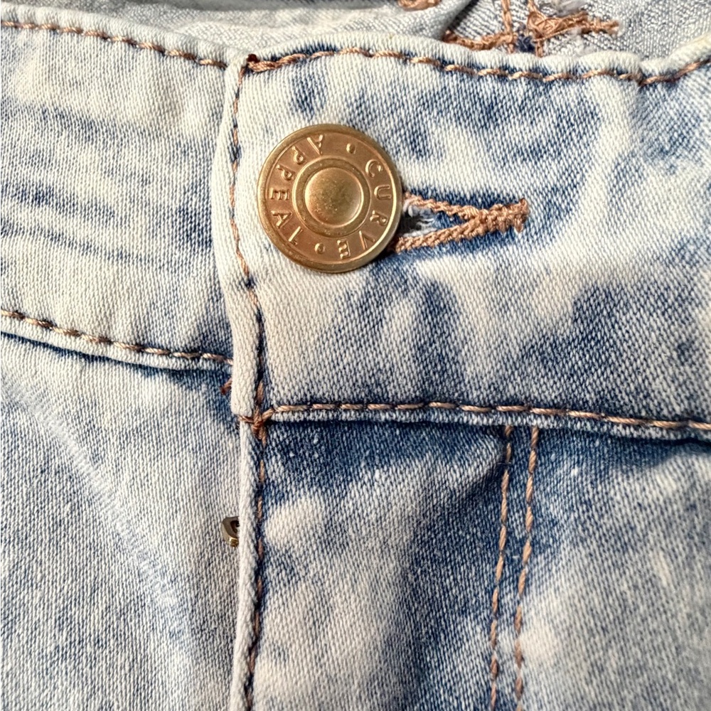 Curve Appeal Women's Light Wash Straight Jeans. Gently loved - Picture 8 of 12